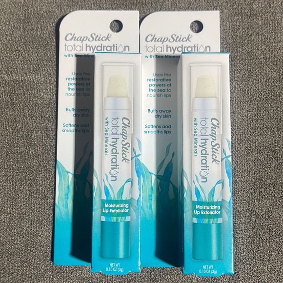 🥰🥰Chap Stick Total Hydration with Sea Minerals Moisturizing Lip Exfoliator🥰🥰 - Picture 1 of 3